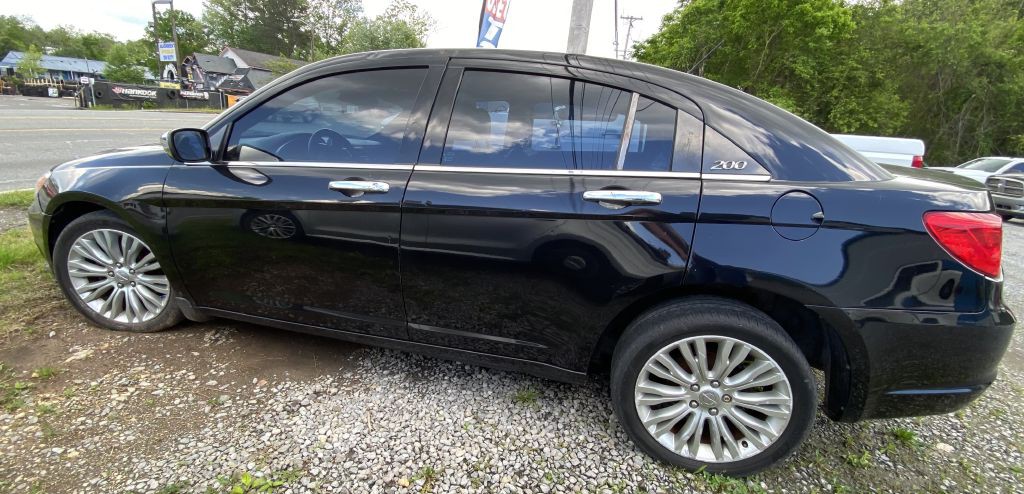 2012 Chrysler 200 Image 7