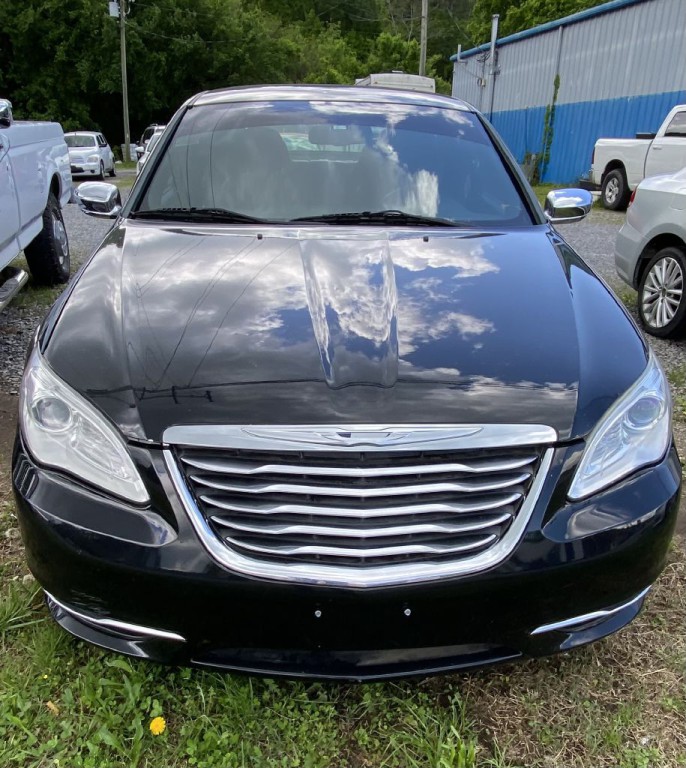 2012 Chrysler 200 Image 9