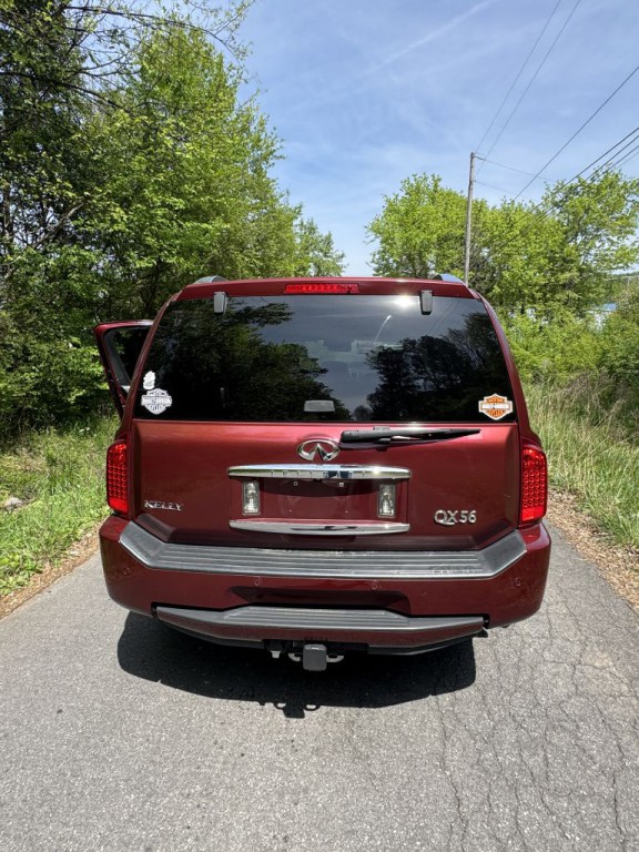 2010 INFINITI QX56 Image 3