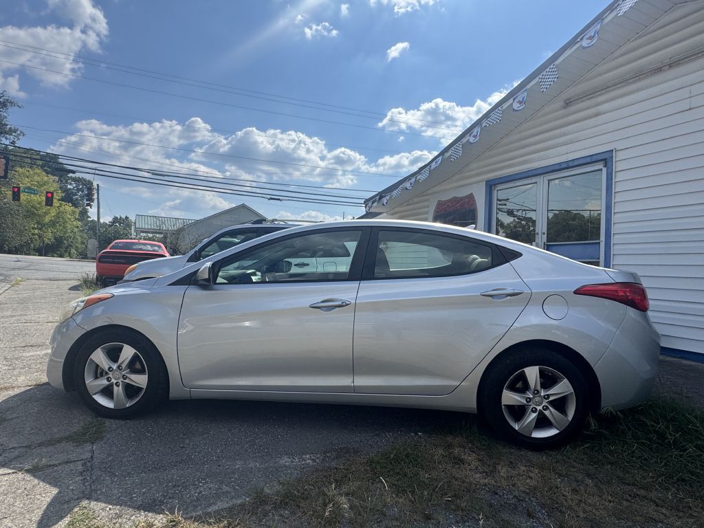 2013 Hyundai Elantra Image 4