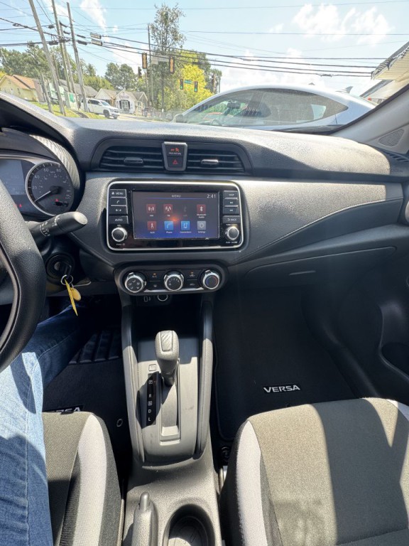 2025 Nissan Versa Image 8