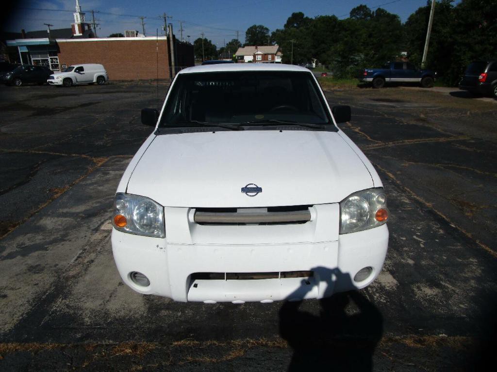 2001 Nissan Frontier Image 3