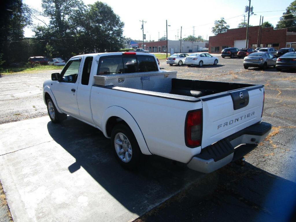 2001 Nissan Frontier Image 8