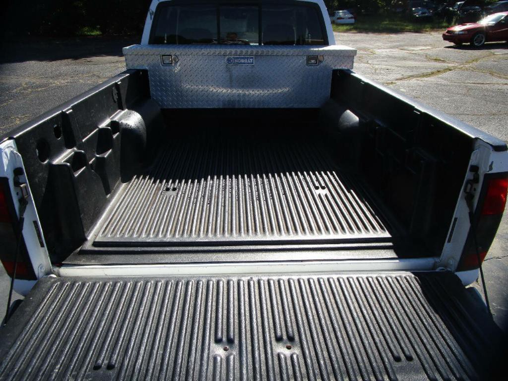 2001 Nissan Frontier Image 16
