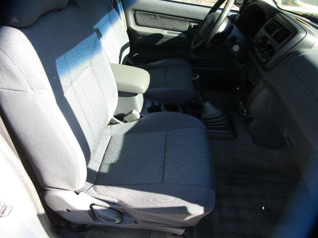 2001 Nissan Frontier Image 19