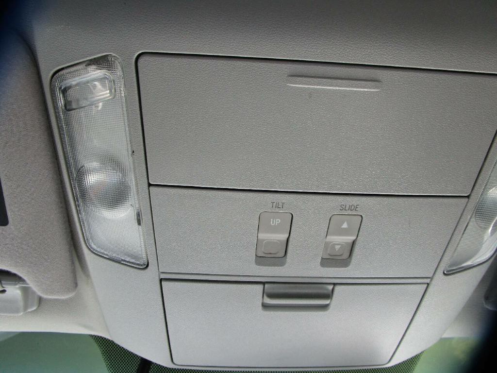 2008 Toyota Sequoia Image 15