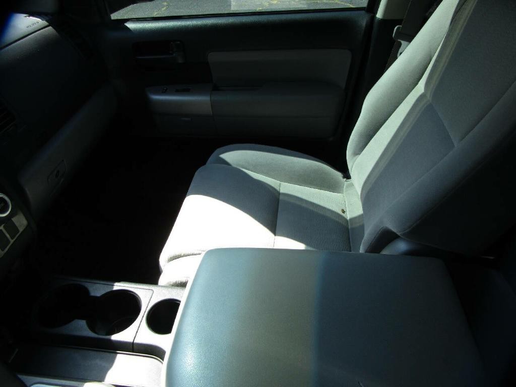 2008 Toyota Sequoia Image 17