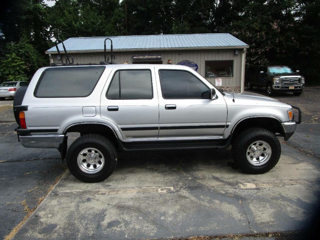 1990 Toyota 4Runner Image 5