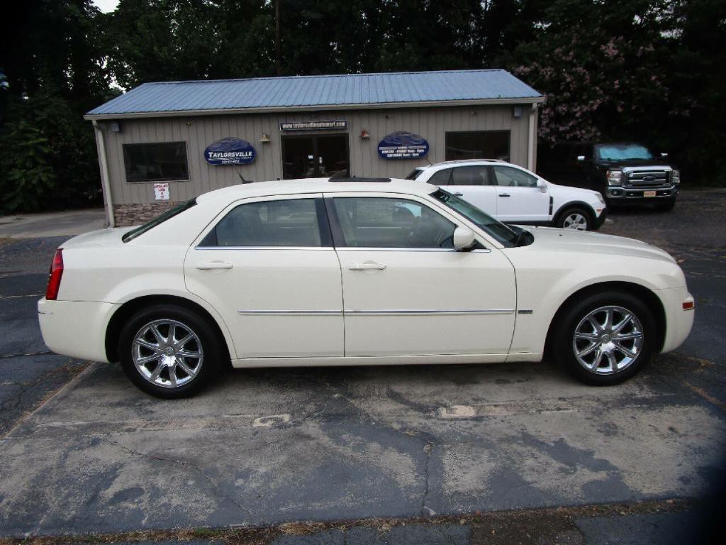 2008 Chrysler 300 Image 5