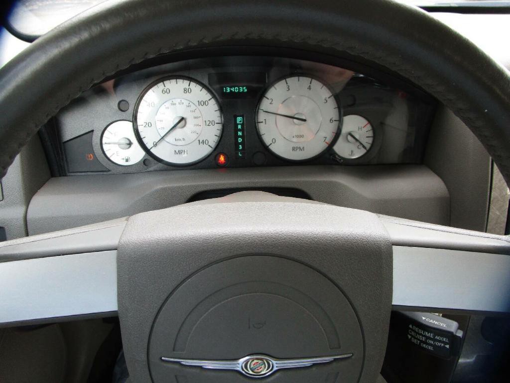 2008 Chrysler 300 Image 11
