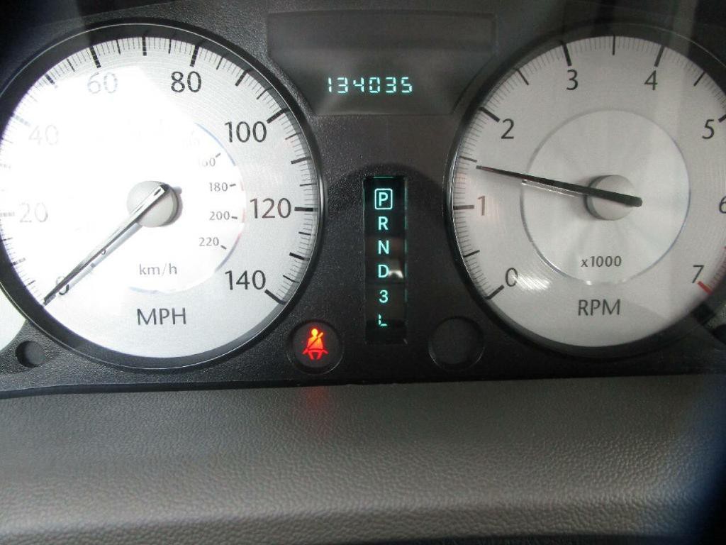 2008 Chrysler 300 Image 12