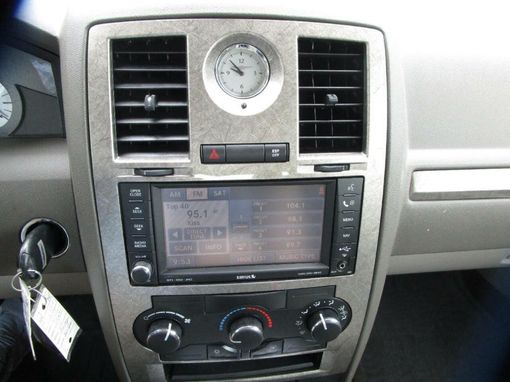 2008 Chrysler 300 Image 14