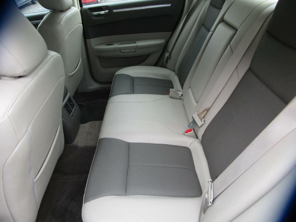 2008 Chrysler 300 Image 20