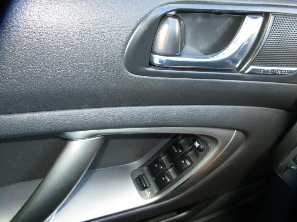 2009 Subaru Legacy Image 13