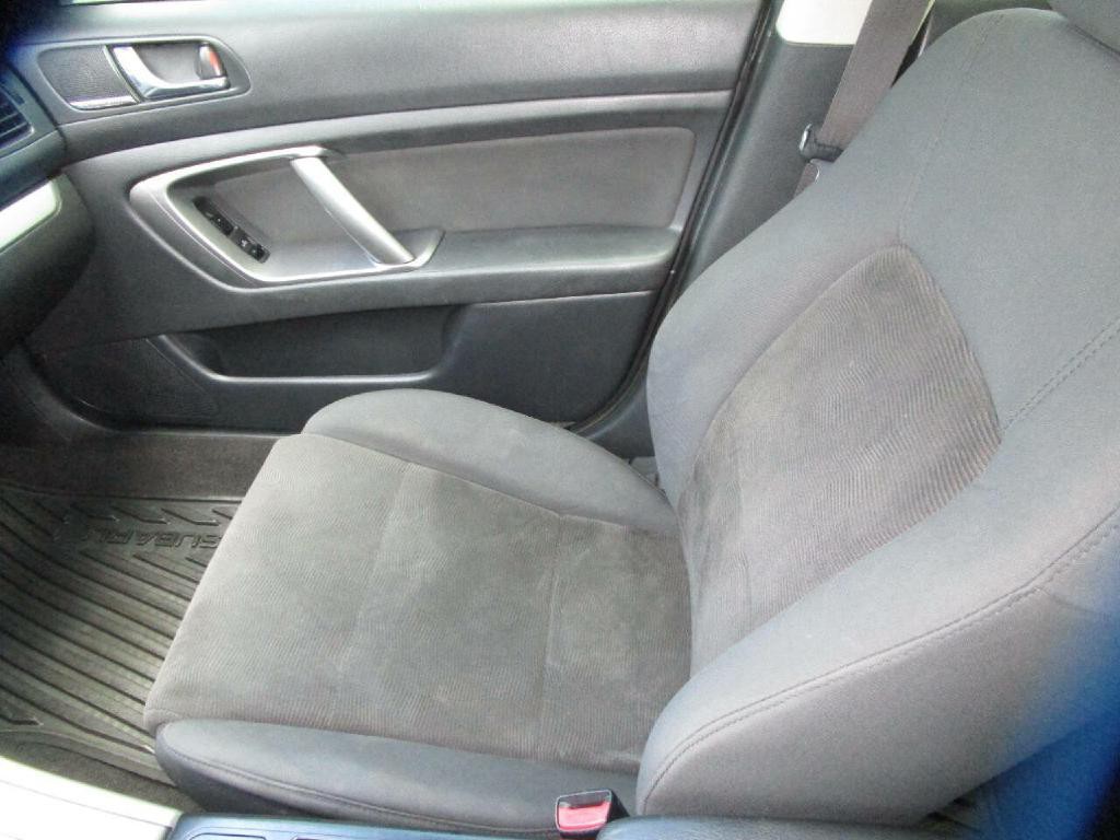 2009 Subaru Legacy Image 17