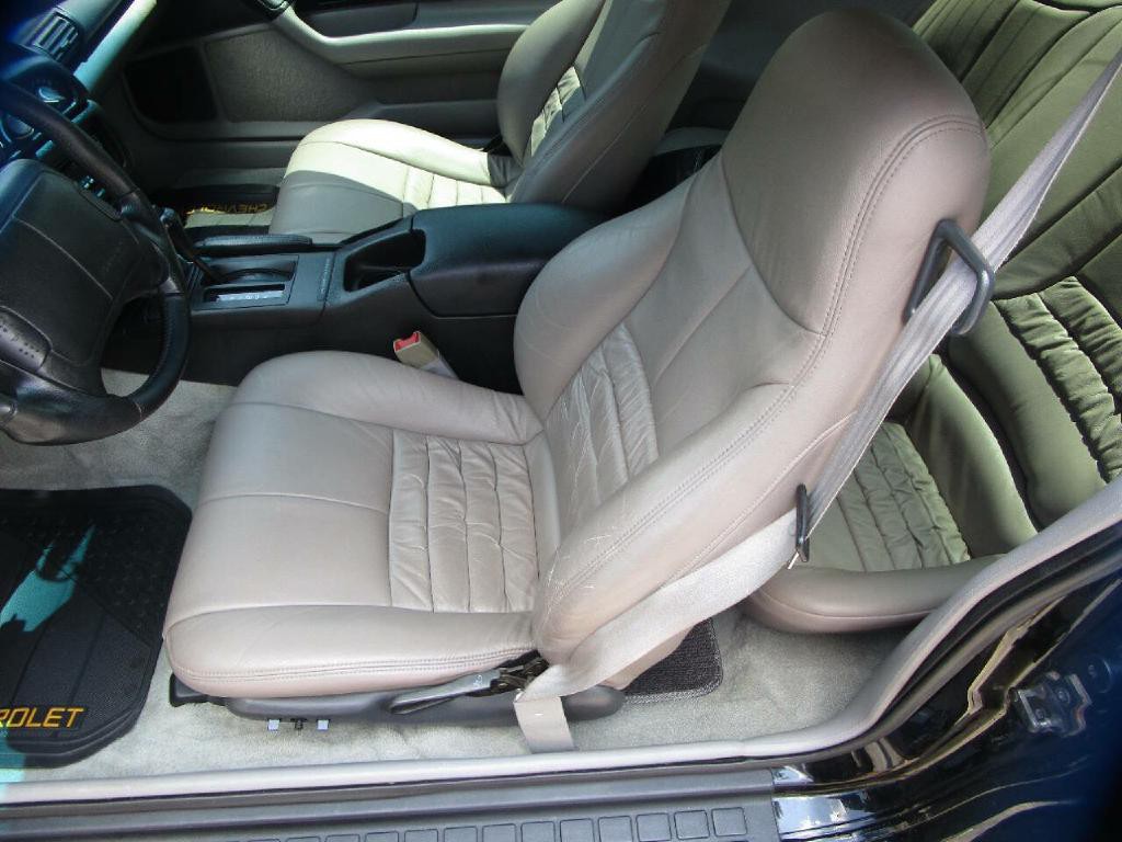 1995 Chevrolet Camaro Image 17