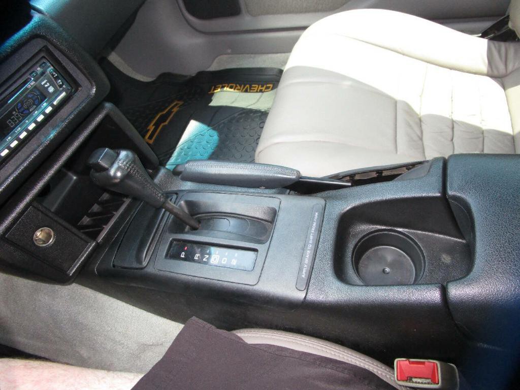 1995 Chevrolet Camaro Image 26
