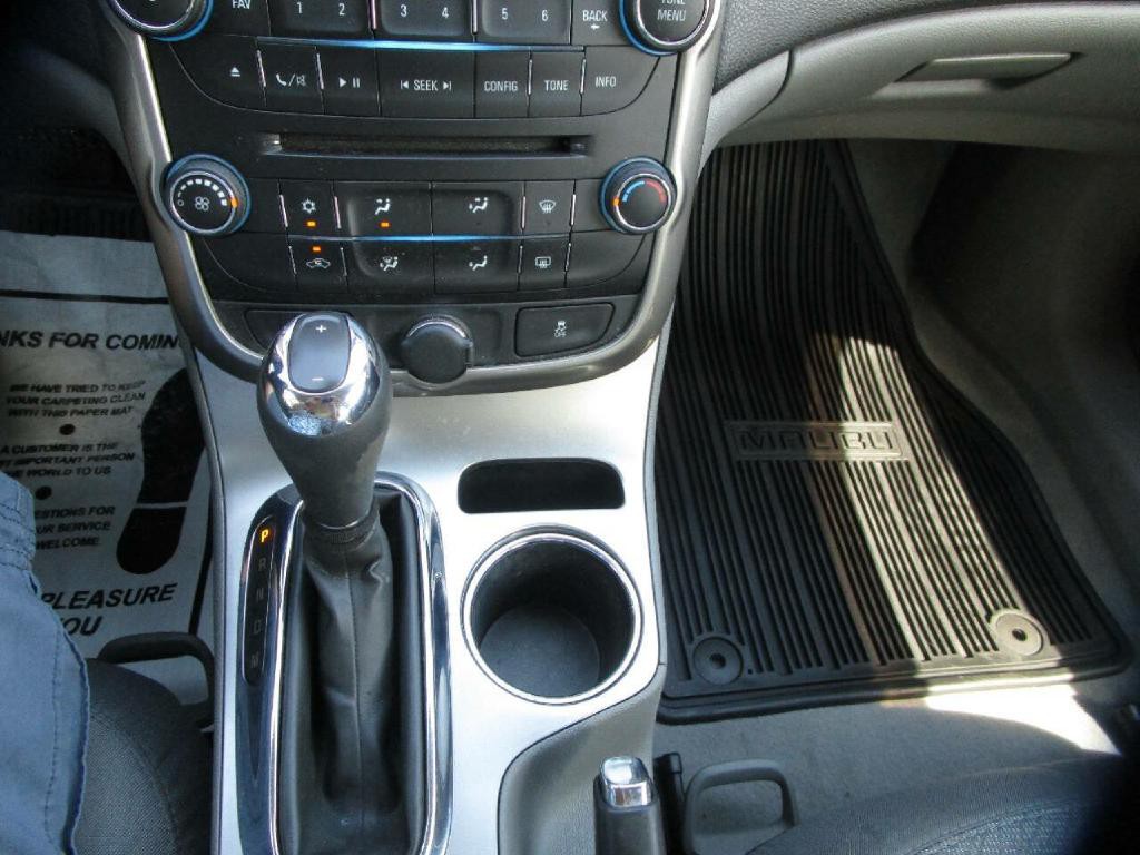 2015 Chevrolet Malibu Image 14