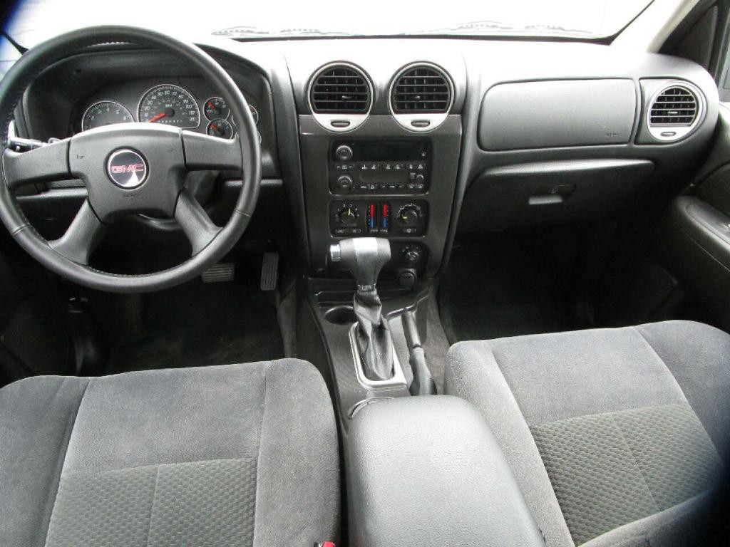 2009 GMC Envoy Image 9