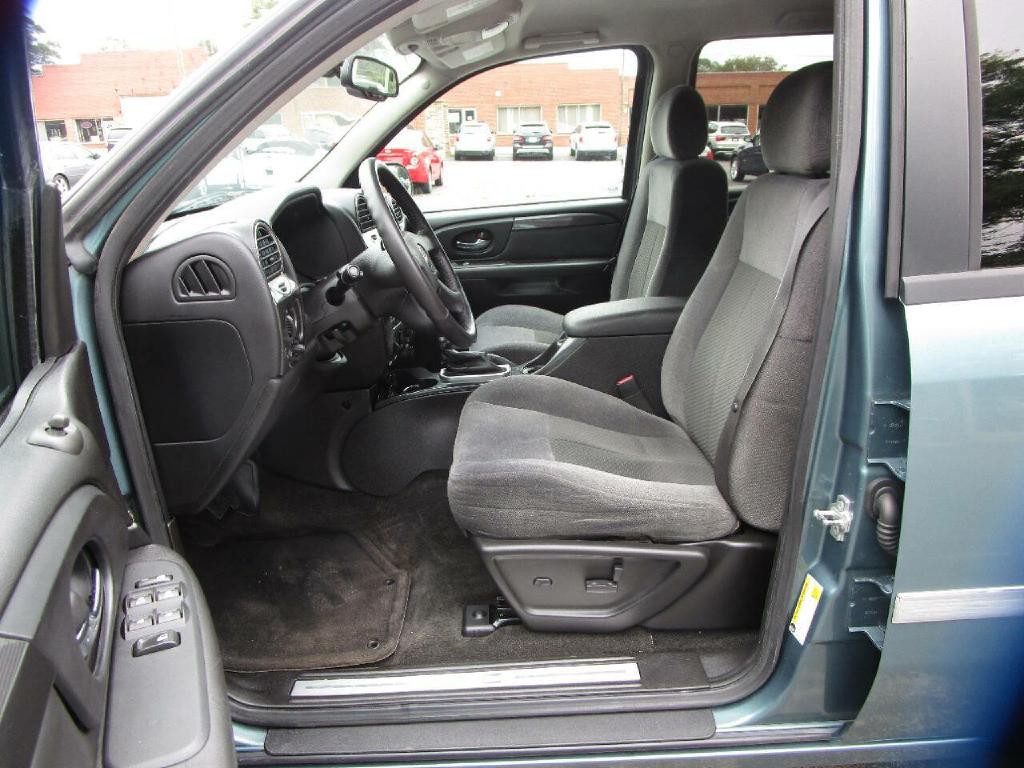 2009 GMC Envoy Image 10