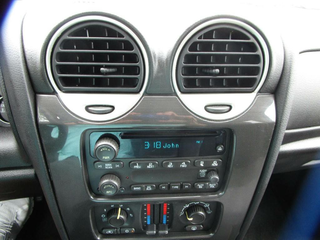 2009 GMC Envoy Image 15