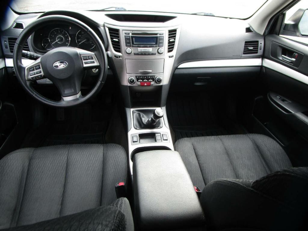 2012 Subaru Outback Image 9