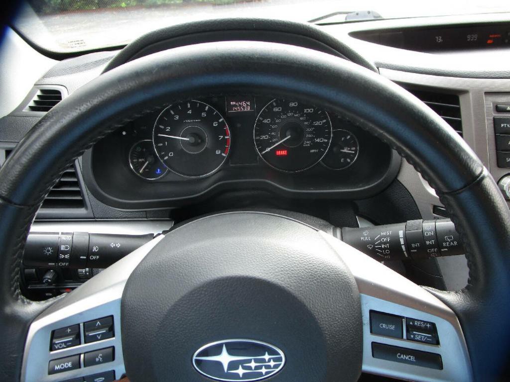 2012 Subaru Outback Image 11