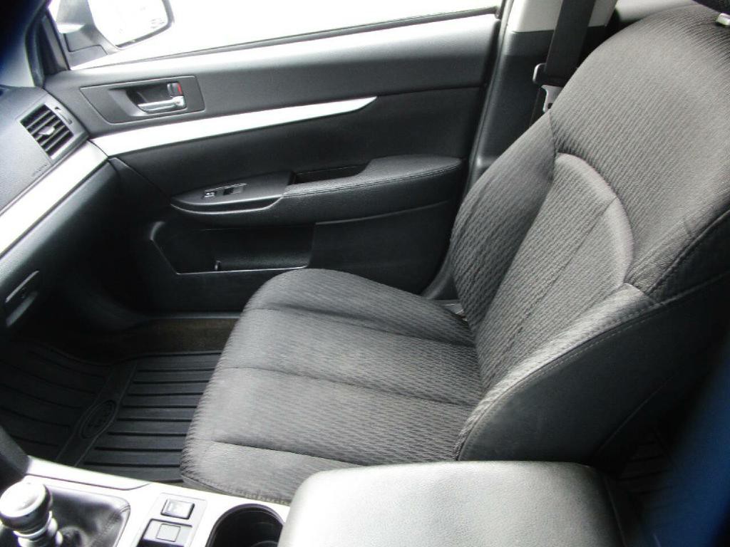 2012 Subaru Outback Image 15
