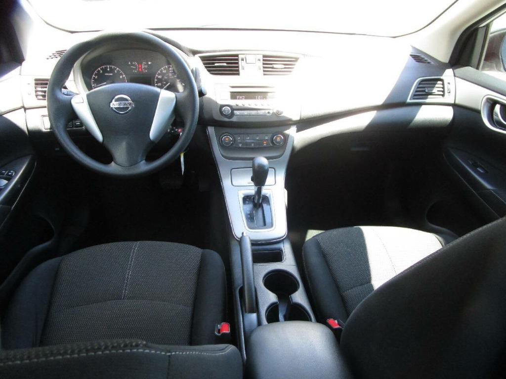 2014 Nissan Sentra Image 9
