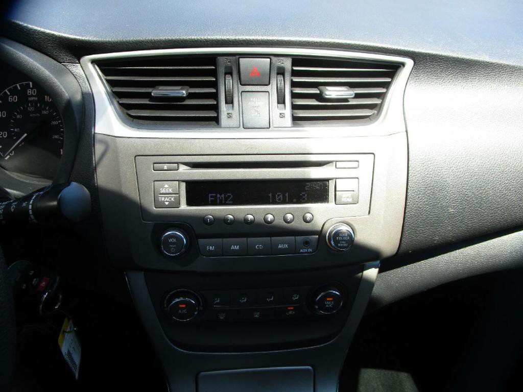 2014 Nissan Sentra Image 13
