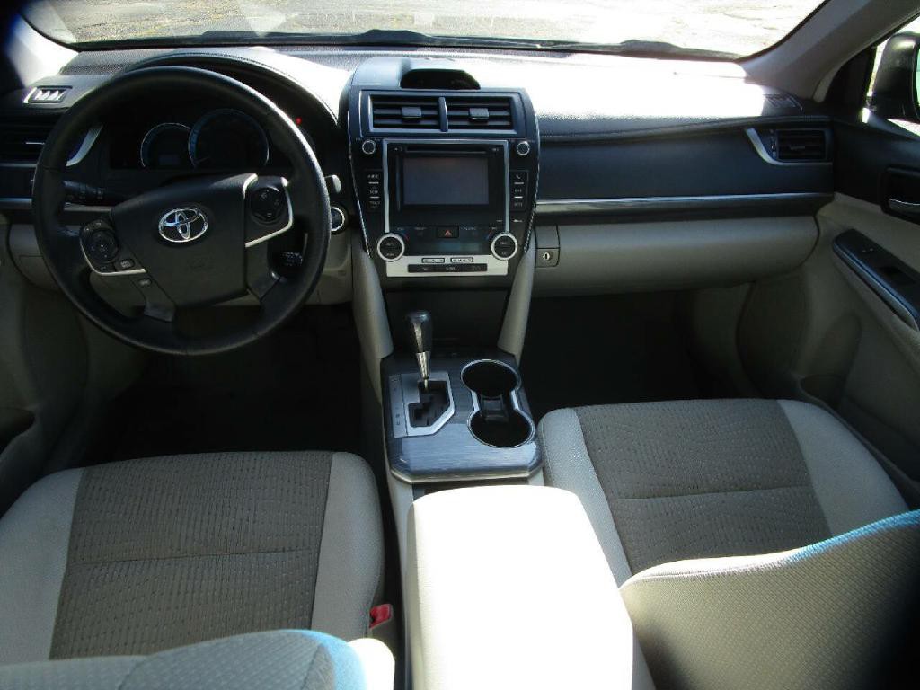 2012 Toyota Camry Image 9