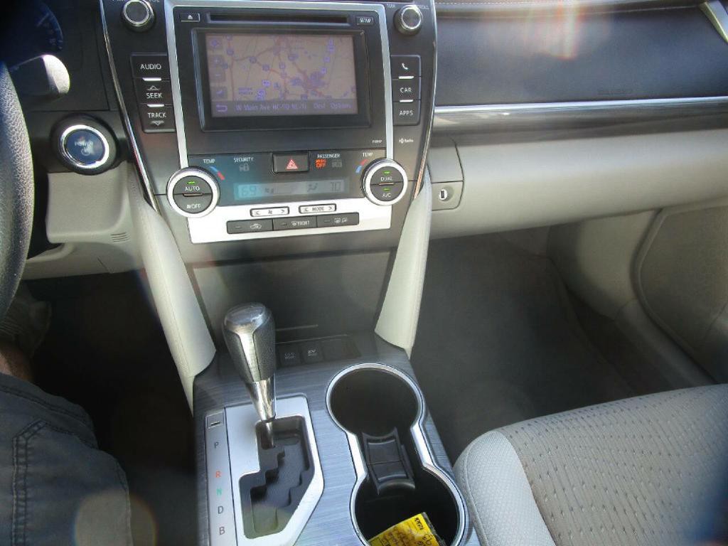 2012 Toyota Camry Image 13