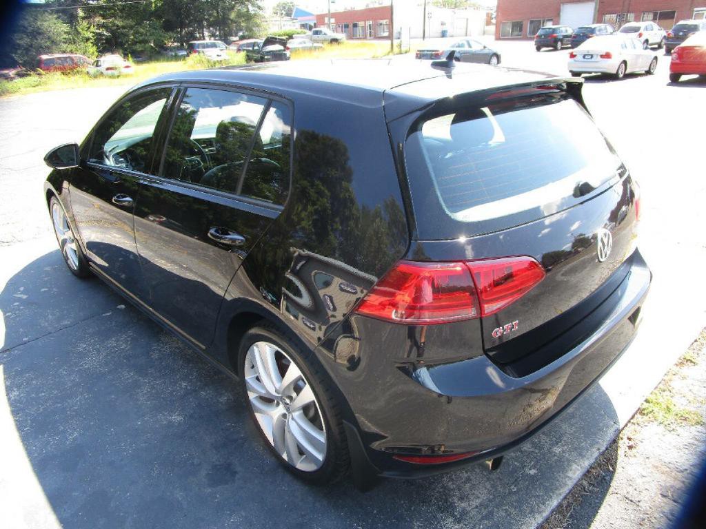 2017 Volkswagen GTI Image 8