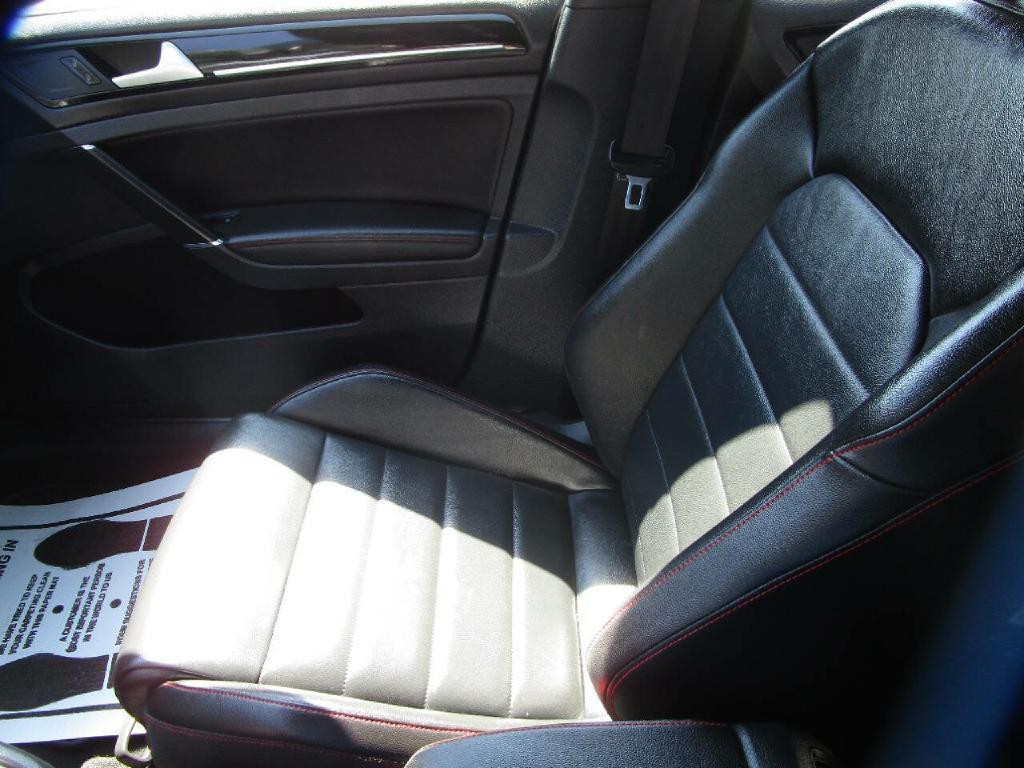 2017 Volkswagen GTI Image 18