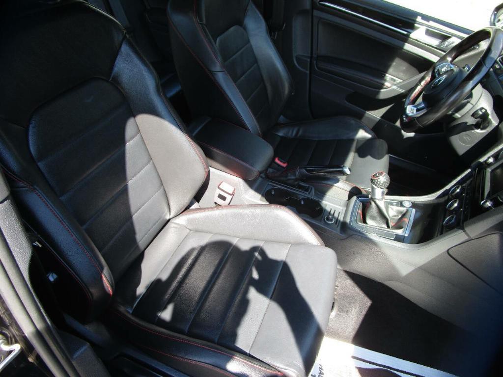 2017 Volkswagen GTI Image 25