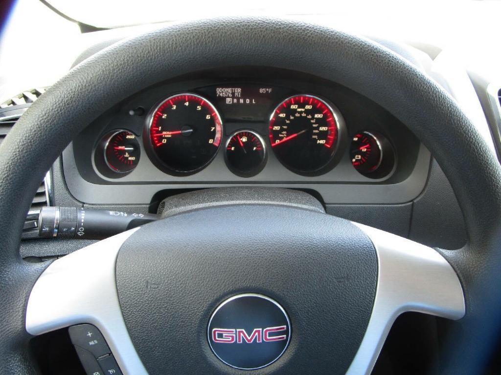 2011 GMC Acadia Image 11