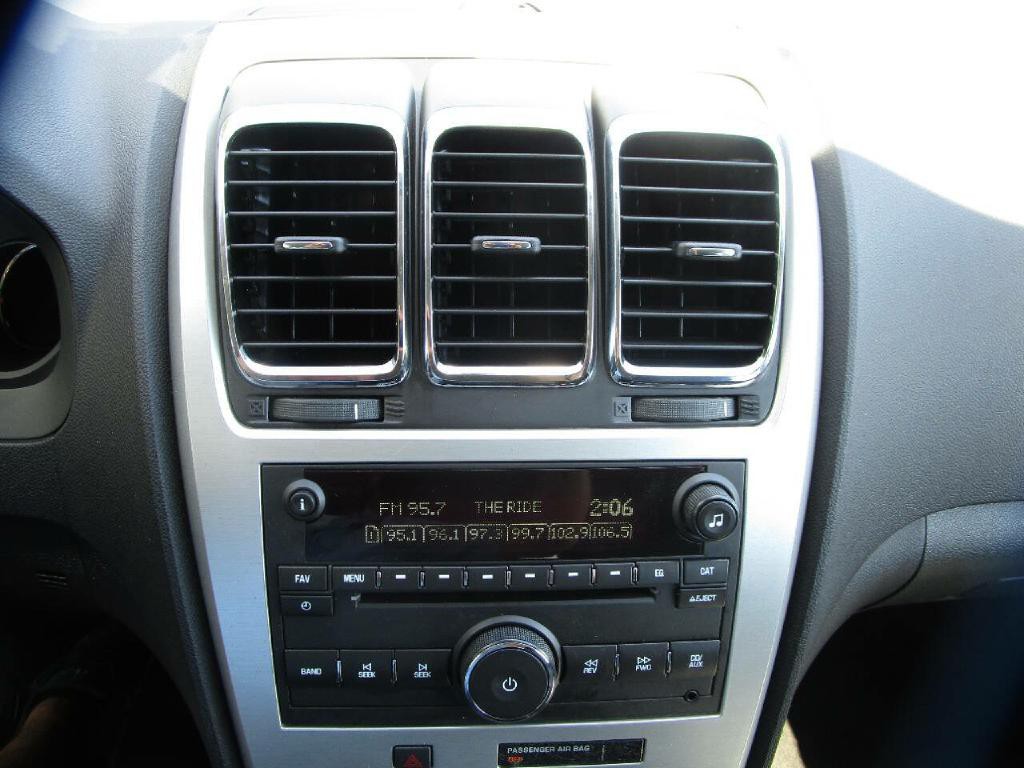 2011 GMC Acadia Image 13