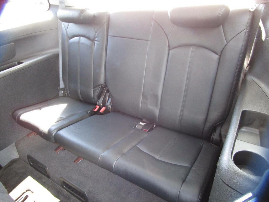 2011 GMC Acadia Image 18