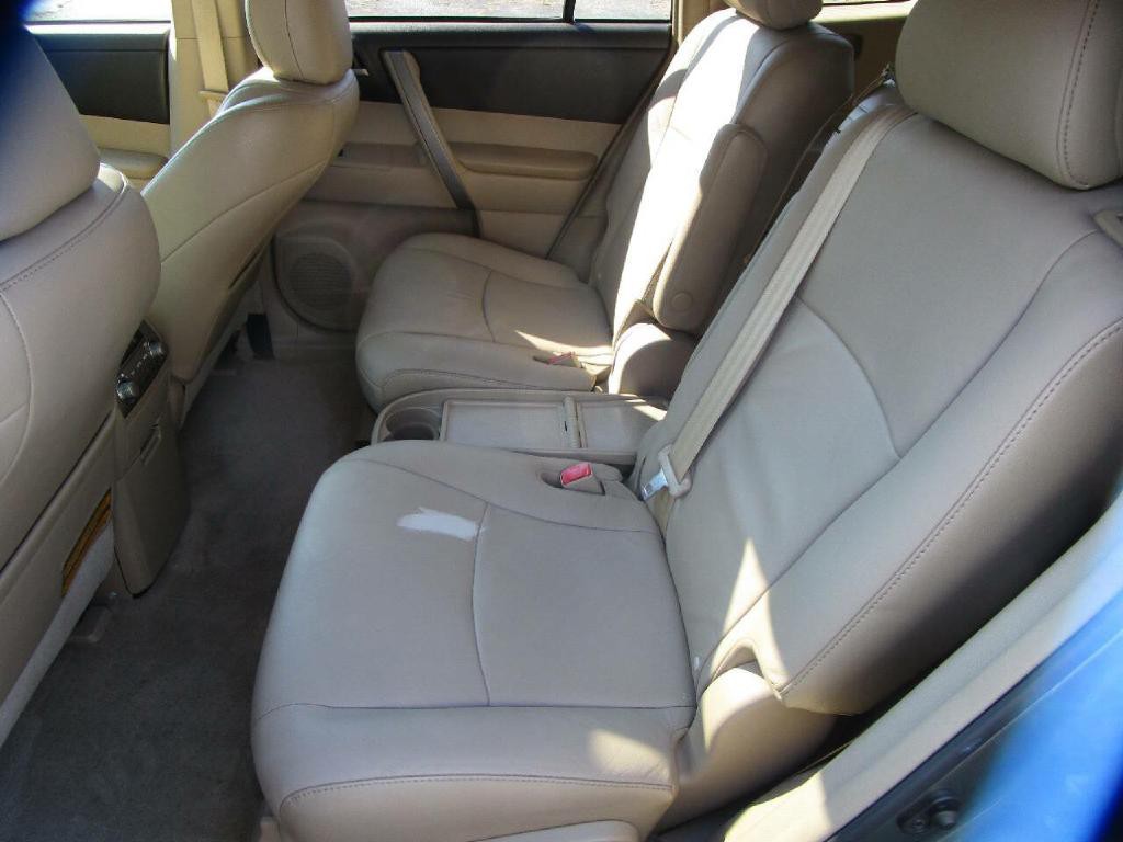 2010 Toyota Highlander Image 20