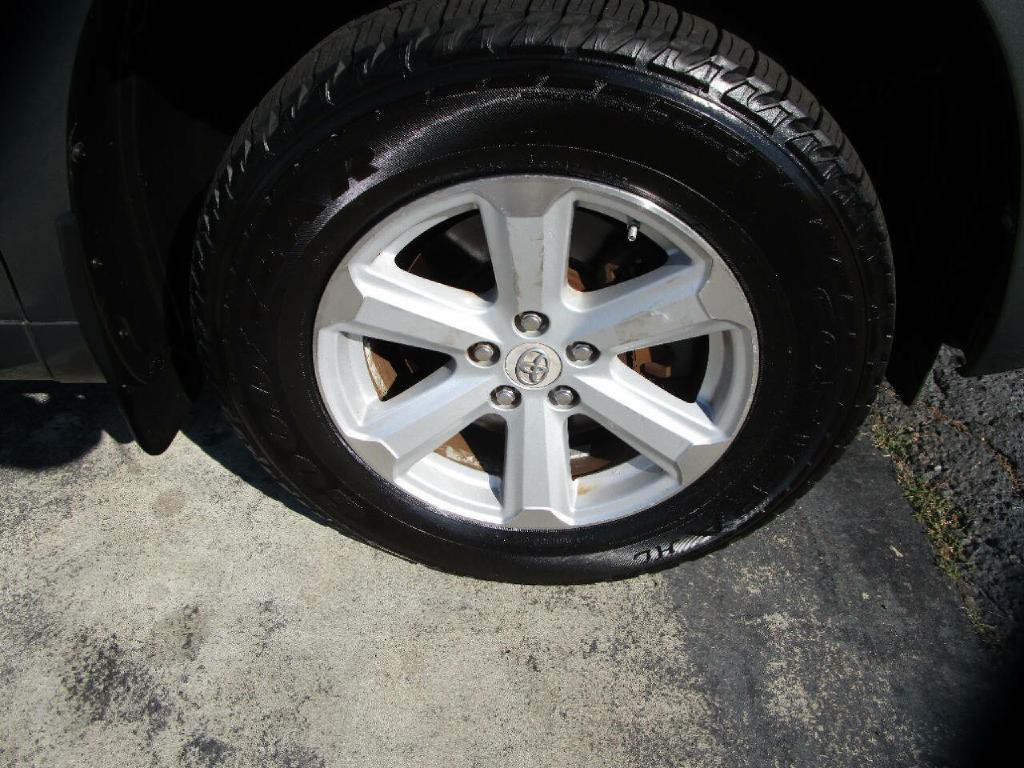 2010 Toyota Highlander Image 28