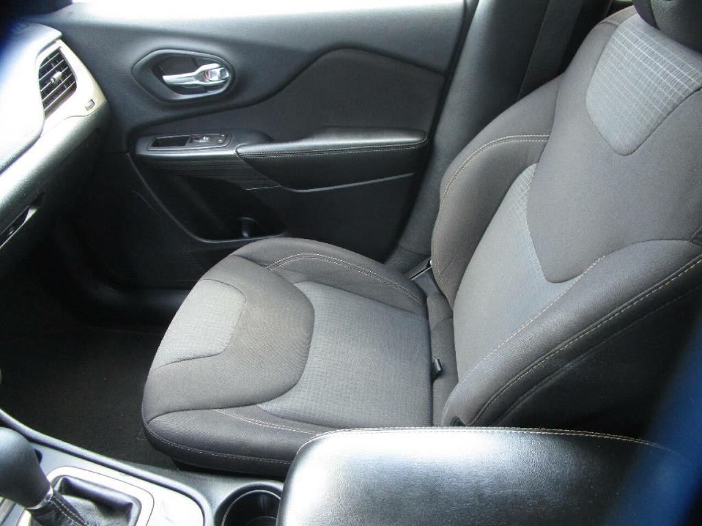 2016 Jeep Cherokee Image 17