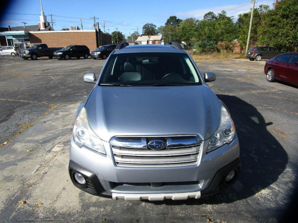 2013 Subaru Outback Image 2