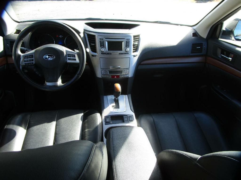 2013 Subaru Outback Image 8