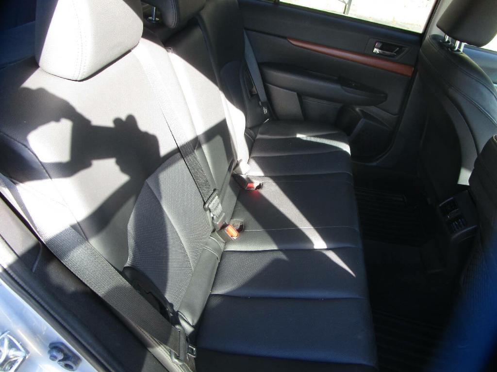 2013 Subaru Outback Image 20