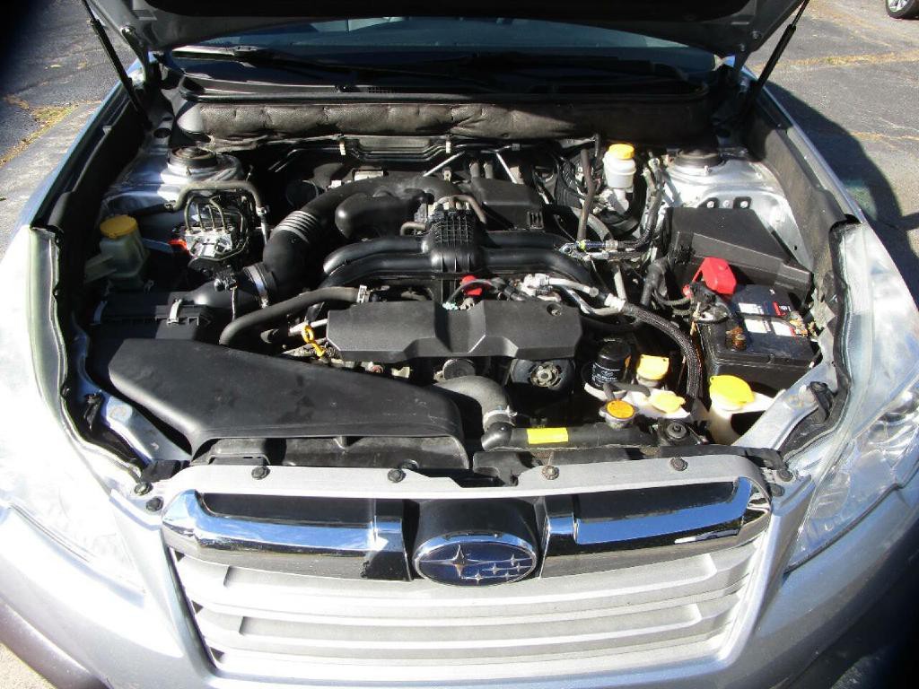 2013 Subaru Outback Image 24