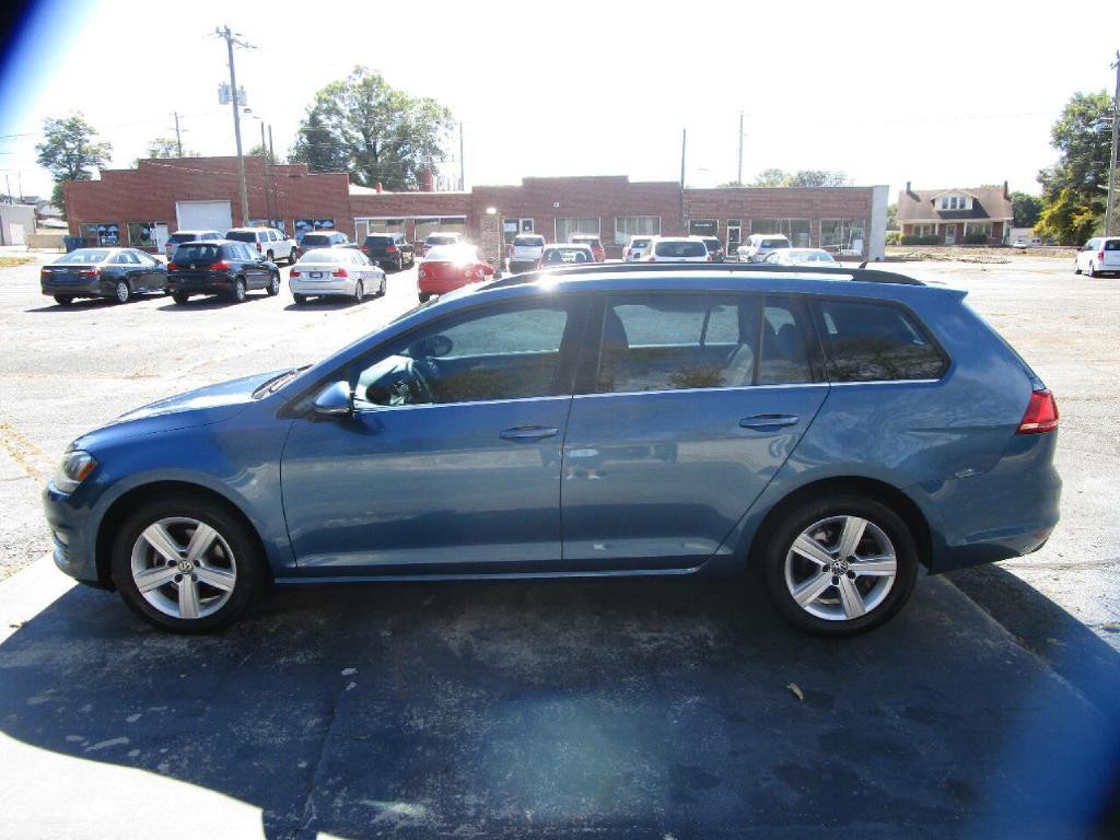 2015 Volkswagen Golf Image 1