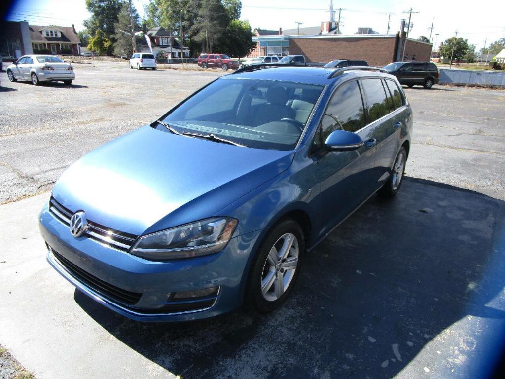 2015 Volkswagen Golf Image 2