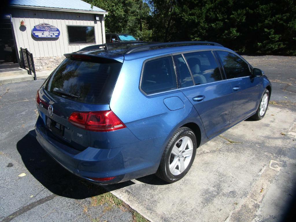 2015 Volkswagen Golf Image 6