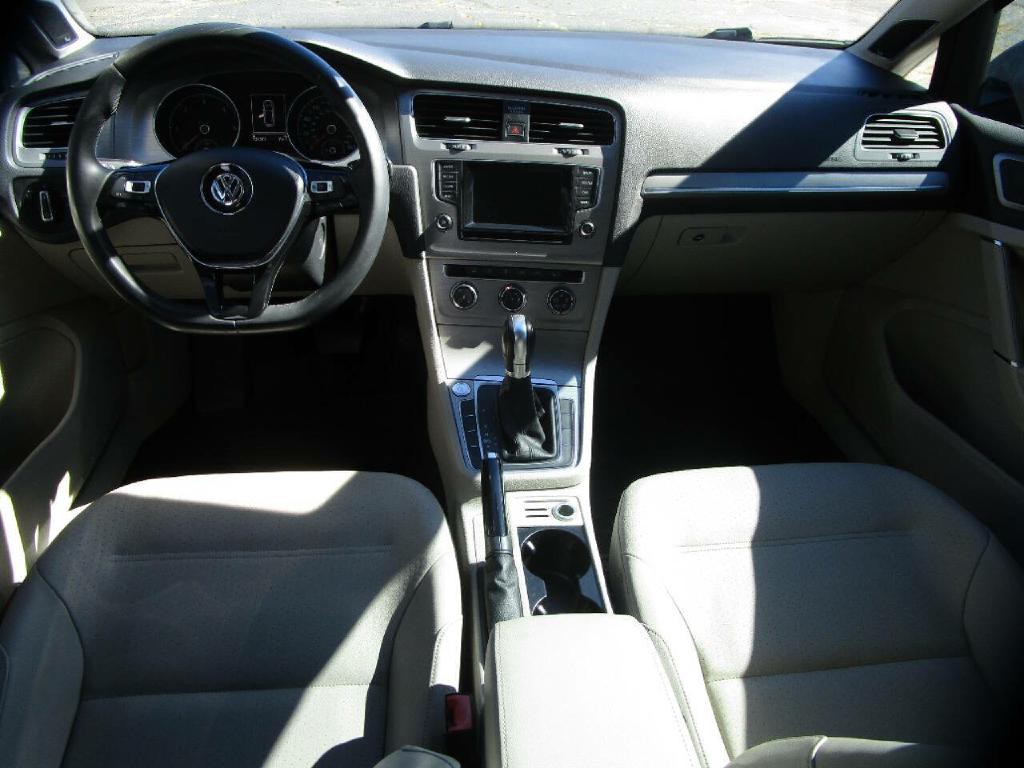 2015 Volkswagen Golf Image 9