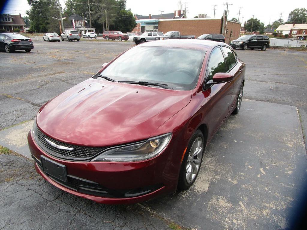 2015 Chrysler 200 Image 2